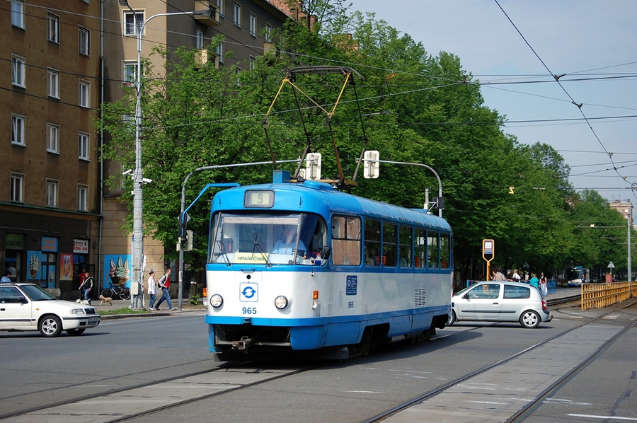 965